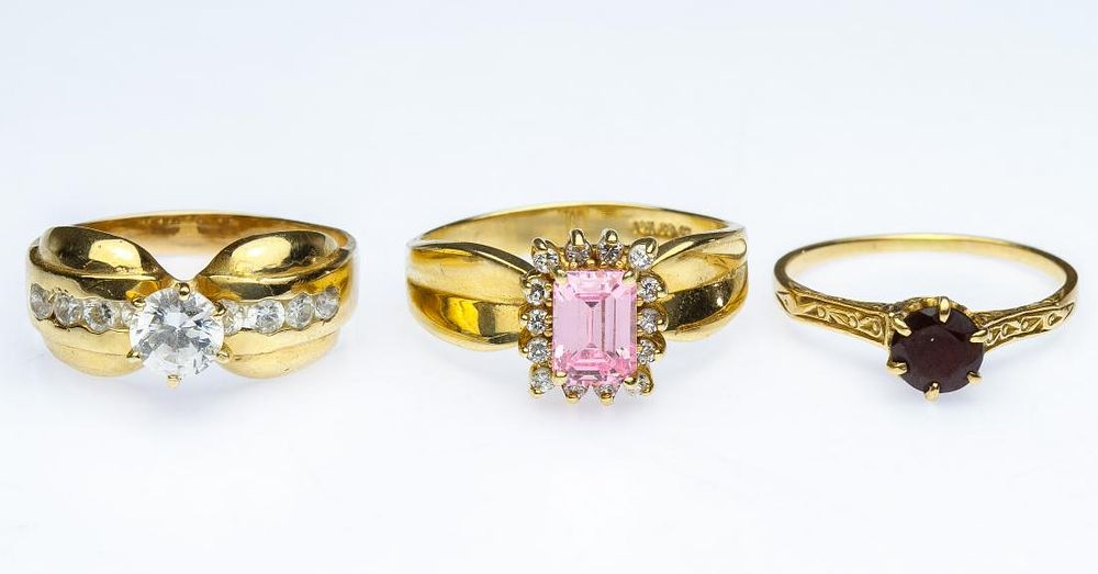 Lot 217: 14k Gold Rings