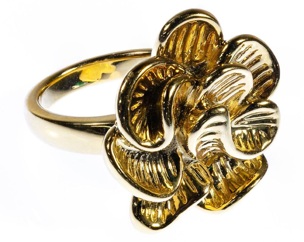 Lot 239: 14k Gold Ring