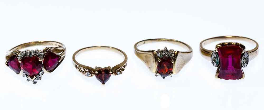 Lot 277: 10k Gold and Gemstone Rings