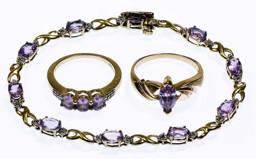 Lot 282: 10k Gold and Gemstone Jewelry Assortment