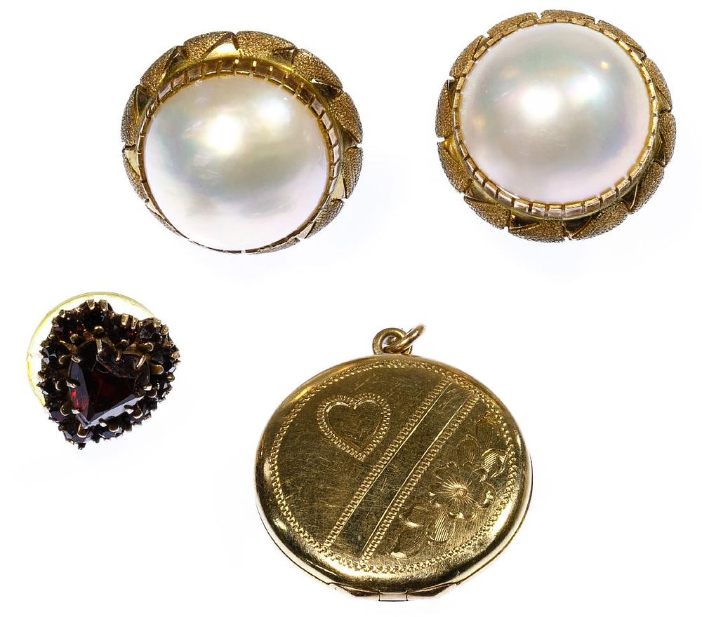 Lot 283: 10k Gold Jewelry Assortment