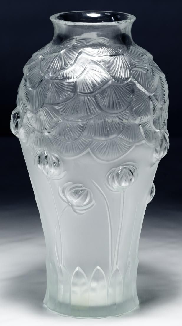 Lot 357: Lalique 'Giverny' Crystal Vase