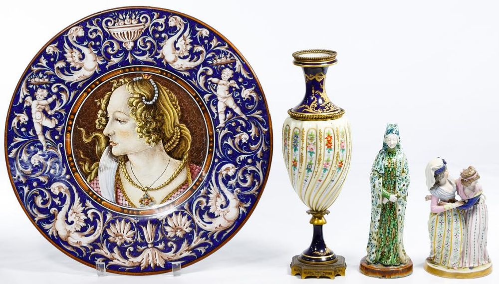 Lot 387: European Porcelain Assortment