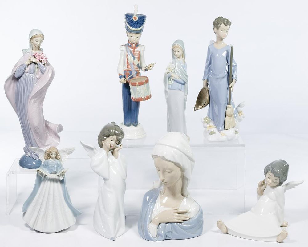 Lot 408: Lladro Figurine Assortment