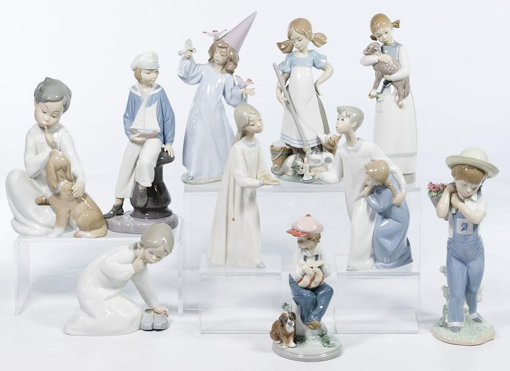 Lot 409: Lladro Figurine Assortment