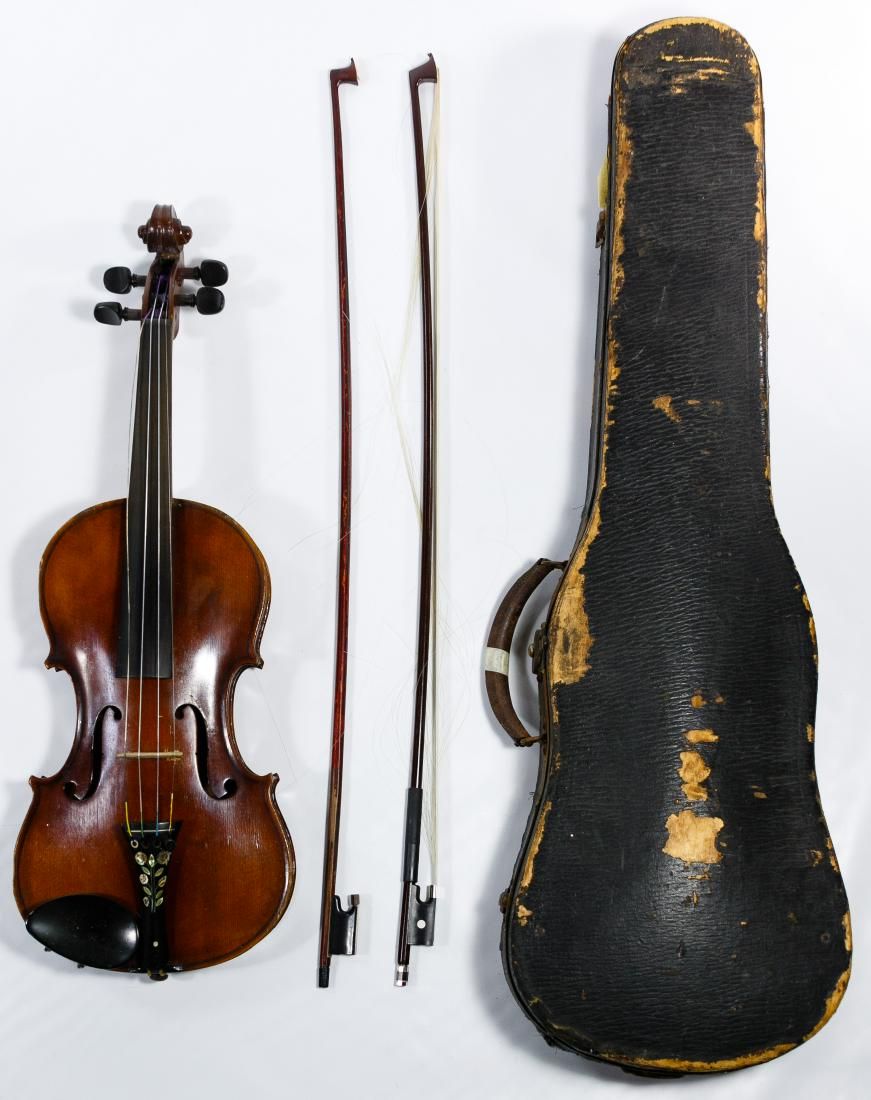 Lot 423: Violin with Bows and Case