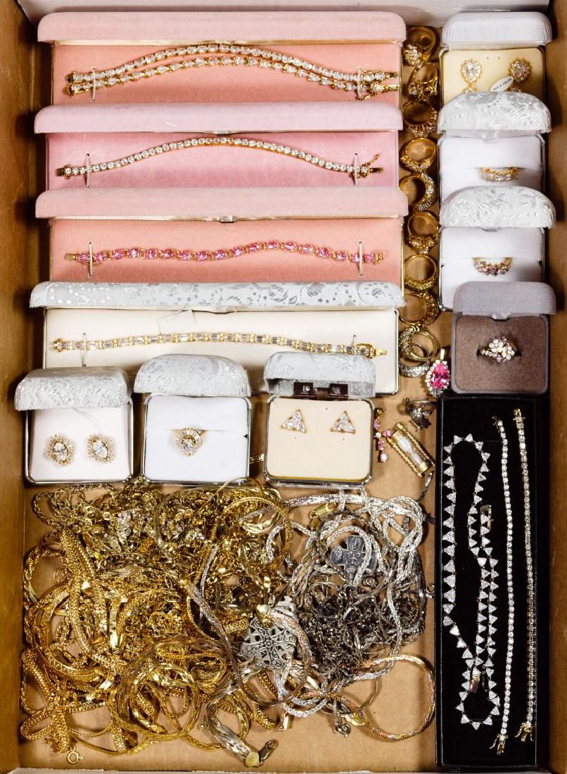 Lot 476: Sterling Silver Jewelry Assortment