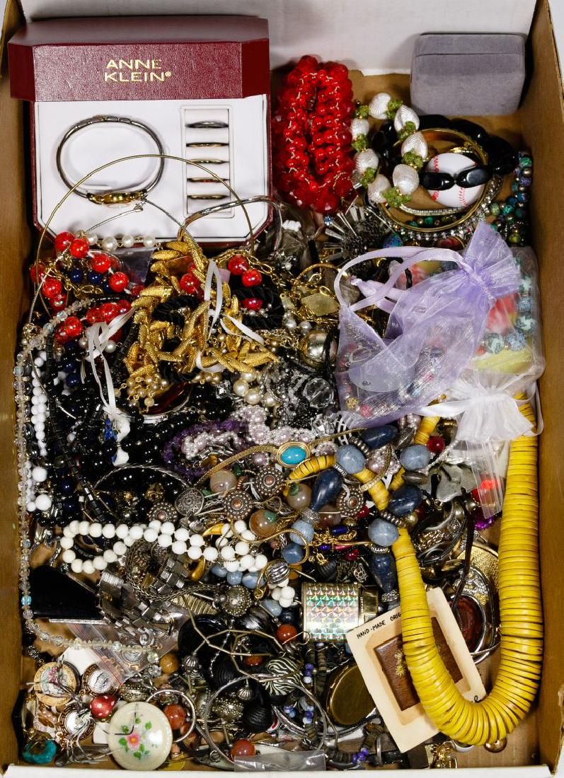 Lot 489: Costume Jewelry Assortment