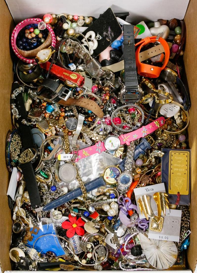 Lot 500: Costume Jewelry Assortment