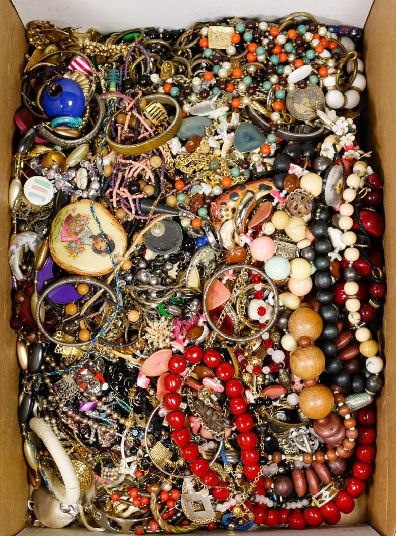 Lot 504: Costume Jewelry Assortment