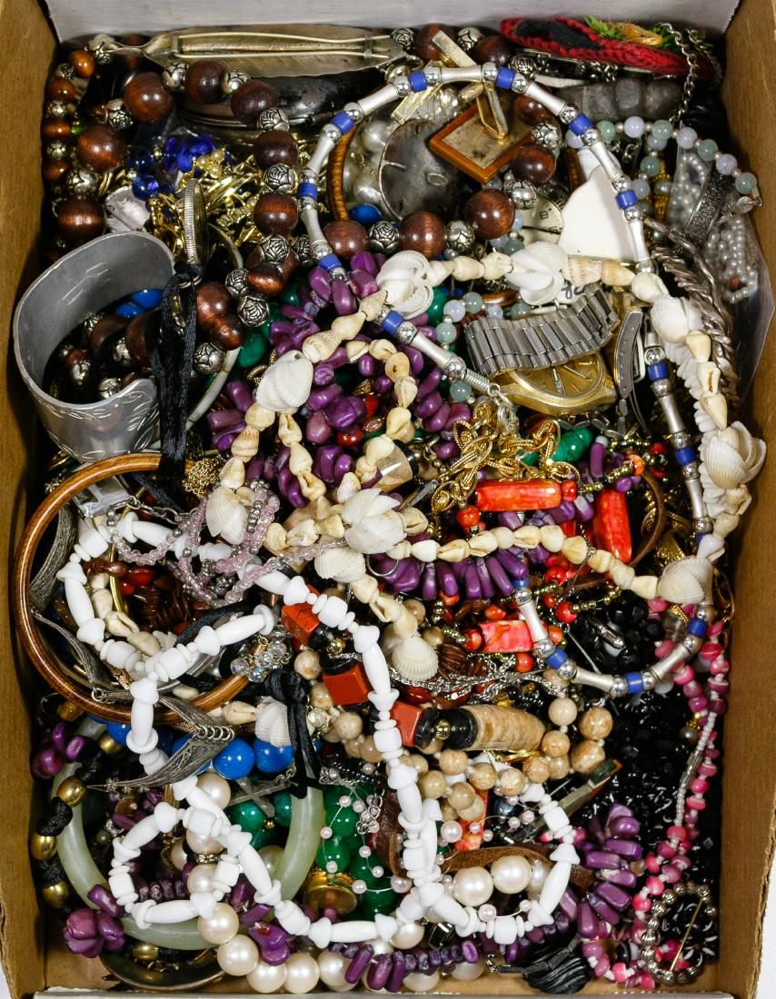 Lot 505: Costume Jewelry Assortment