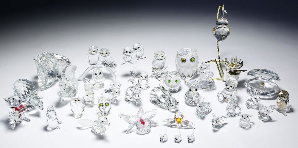 Lot 194: Swarovski Figurine Assortment