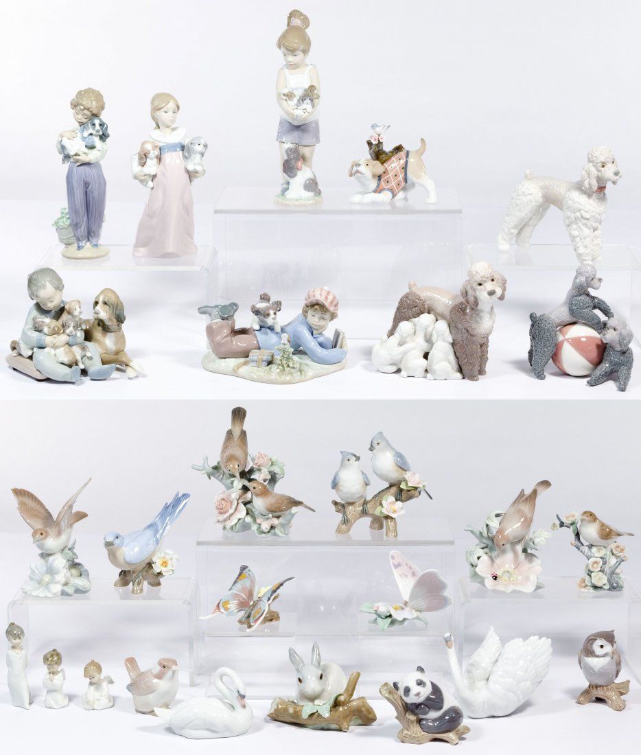 Lot 215: Lladro Figurine Assortment