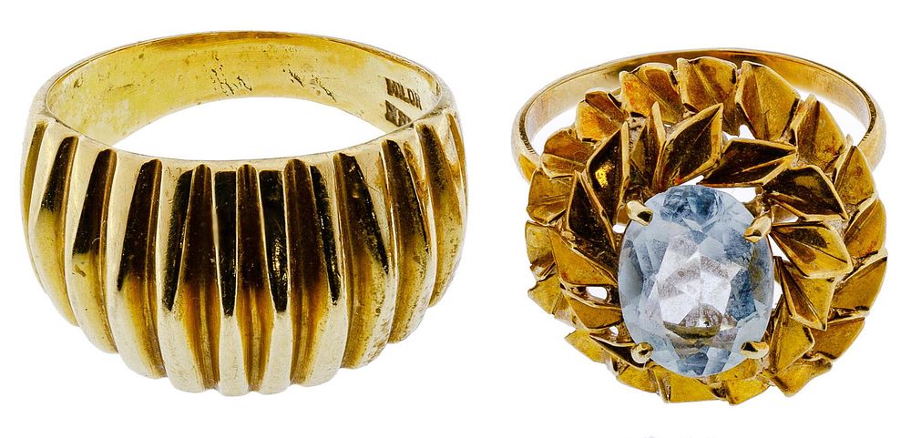 Lot 252: 18k Gold Rings