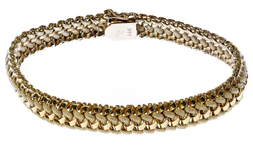 Lot 258: 14k Gold Bracelet
