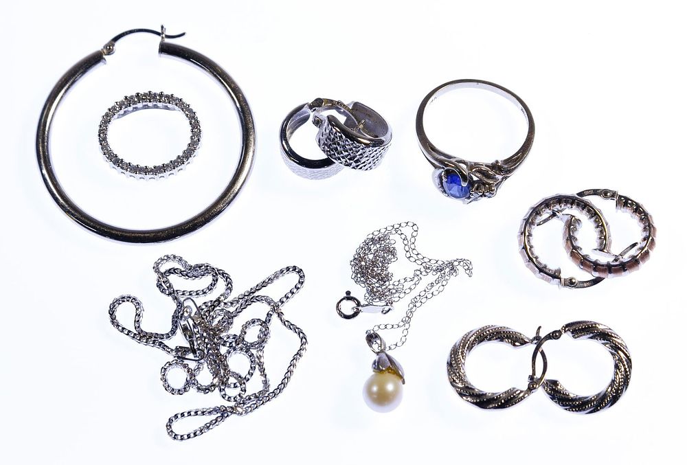Lot 290: 14k White Gold Jewelry Assortment