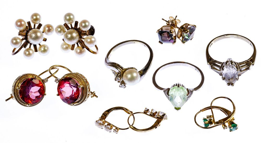 Lot 298: 10k White Gold and Yellow Gold Jewelry Assortment
