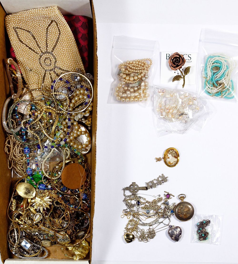 Lot 318: 10k Yellow Gold, Sterling Silver and Costume Jewelry