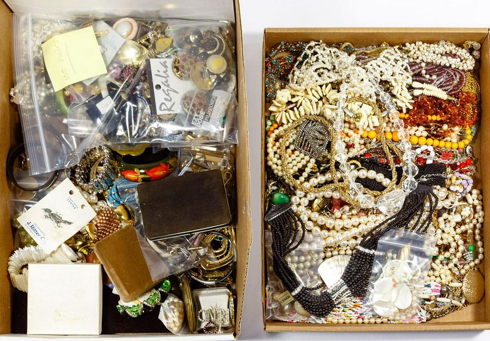 Lot 325: Costume Jewelry Assortment
