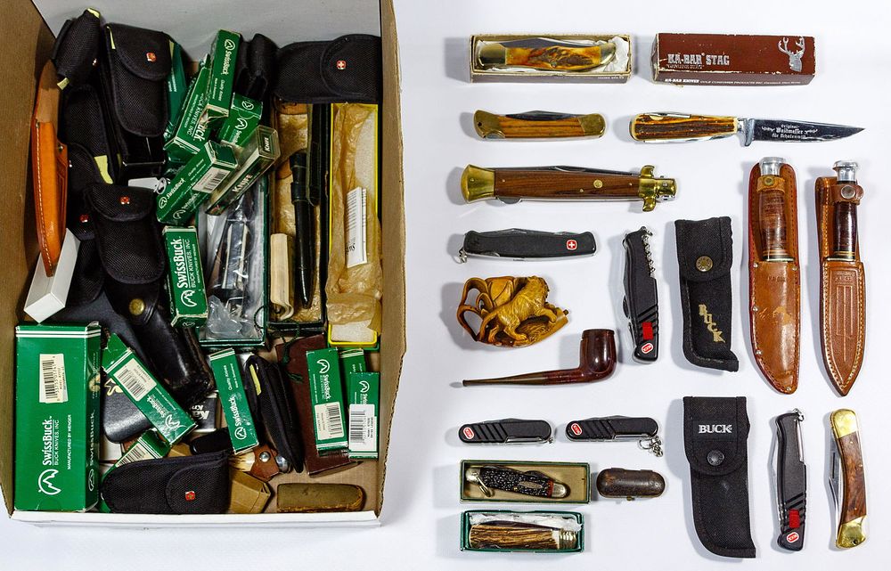 Lot 364: Pocket Knife Assortment