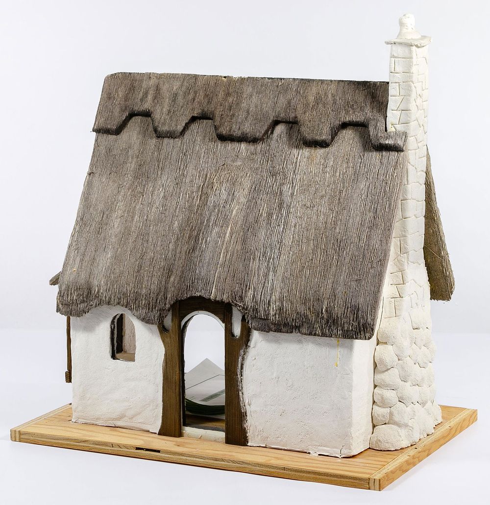 Lot 371: Frogmorton 'Thatched Cottage' Miniature