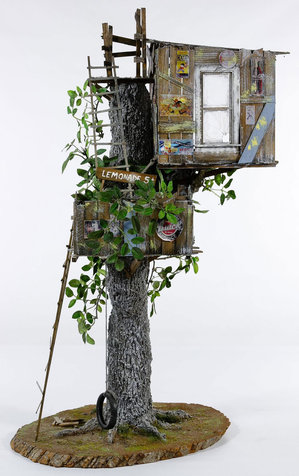 Lot 377: Tree House Miniature