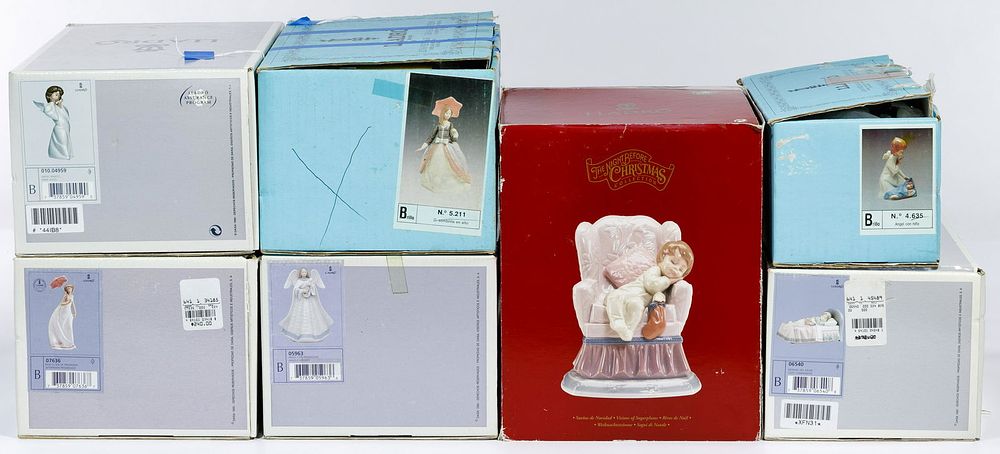 Lot 387: Lladro Figurine Assortment