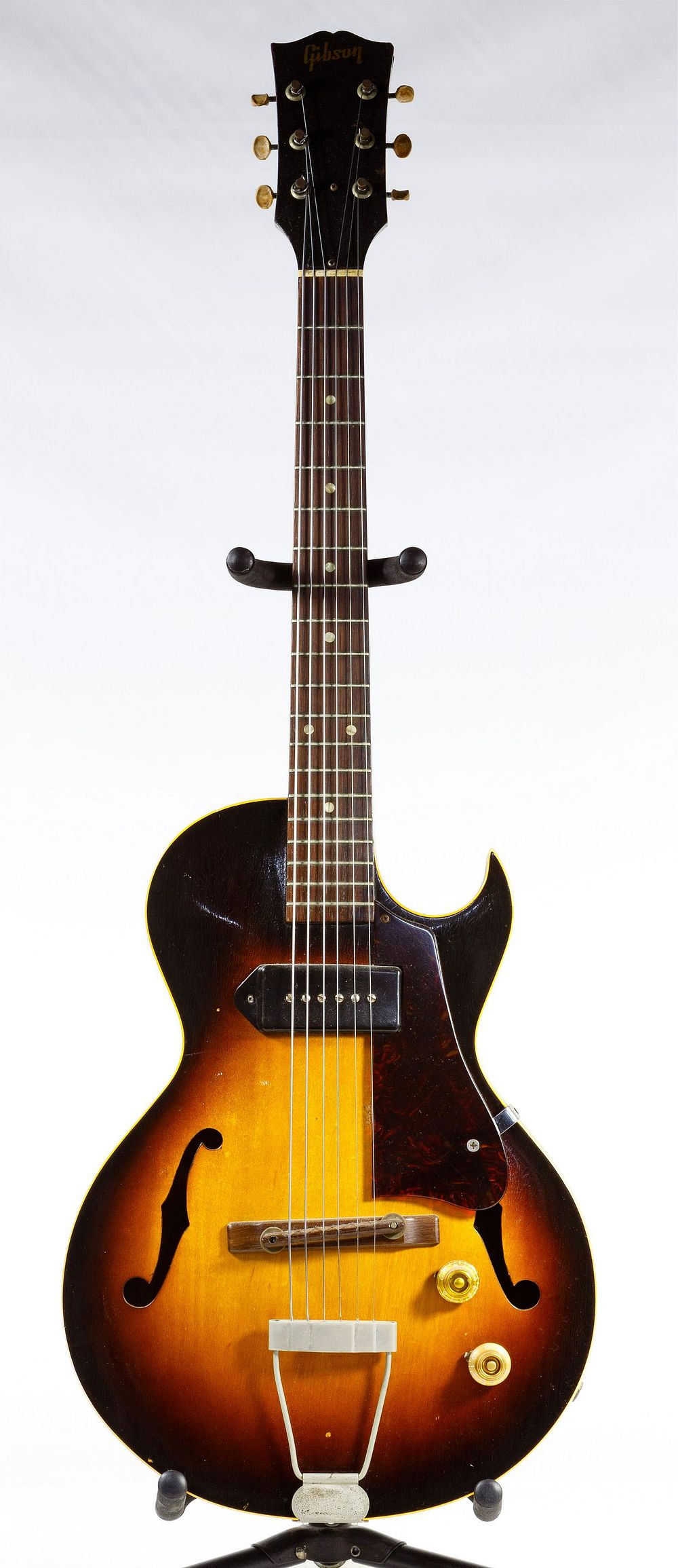 Lot 438: Gibson 1956 ES-140 Guitar