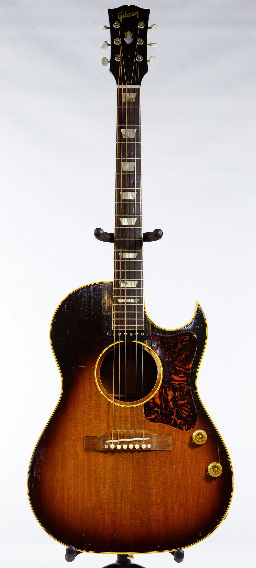 Lot 440: Gibson 1957 CF-100 Electro-Acoustic Guitar
