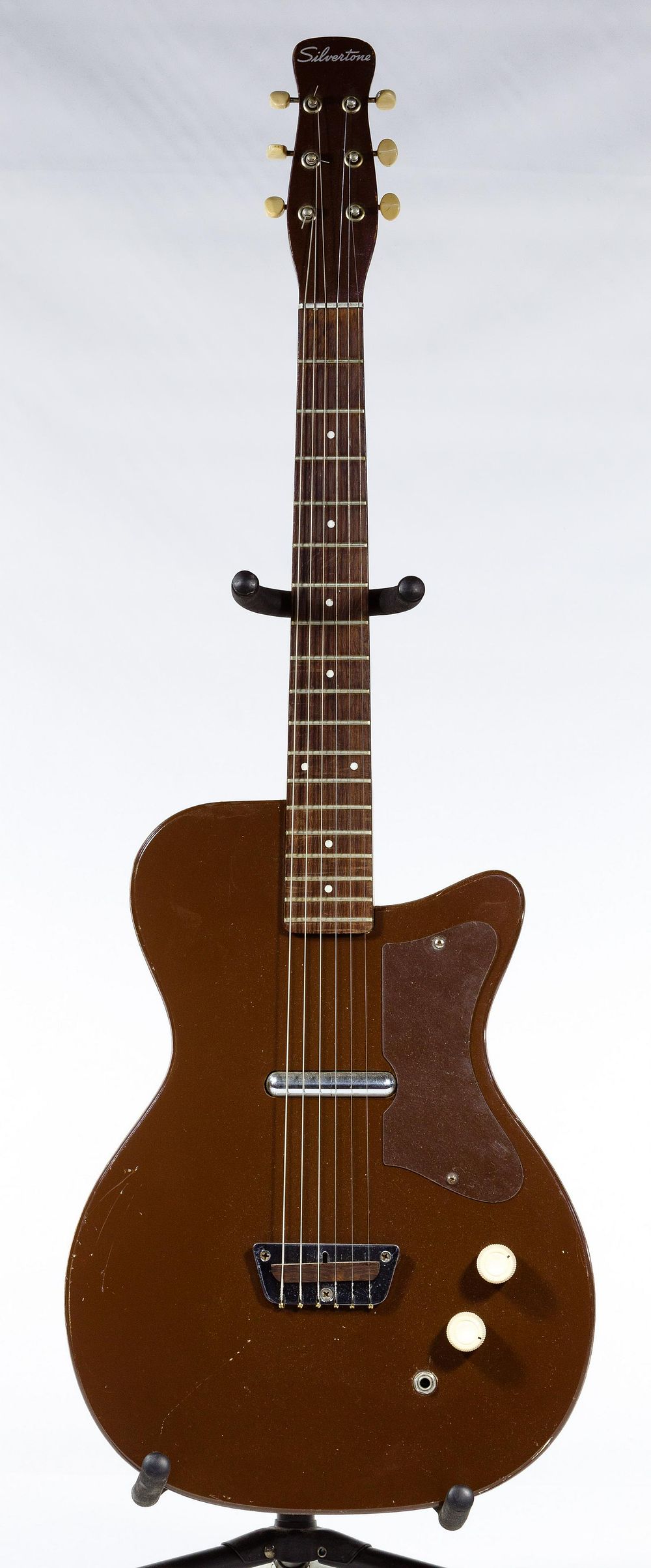 Lot 473: Silvertone Electric Guitar