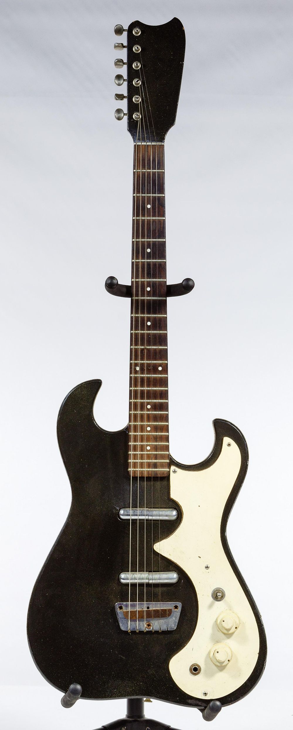Lot 475: Style of Silvertone Model 1449 Electric Guitar