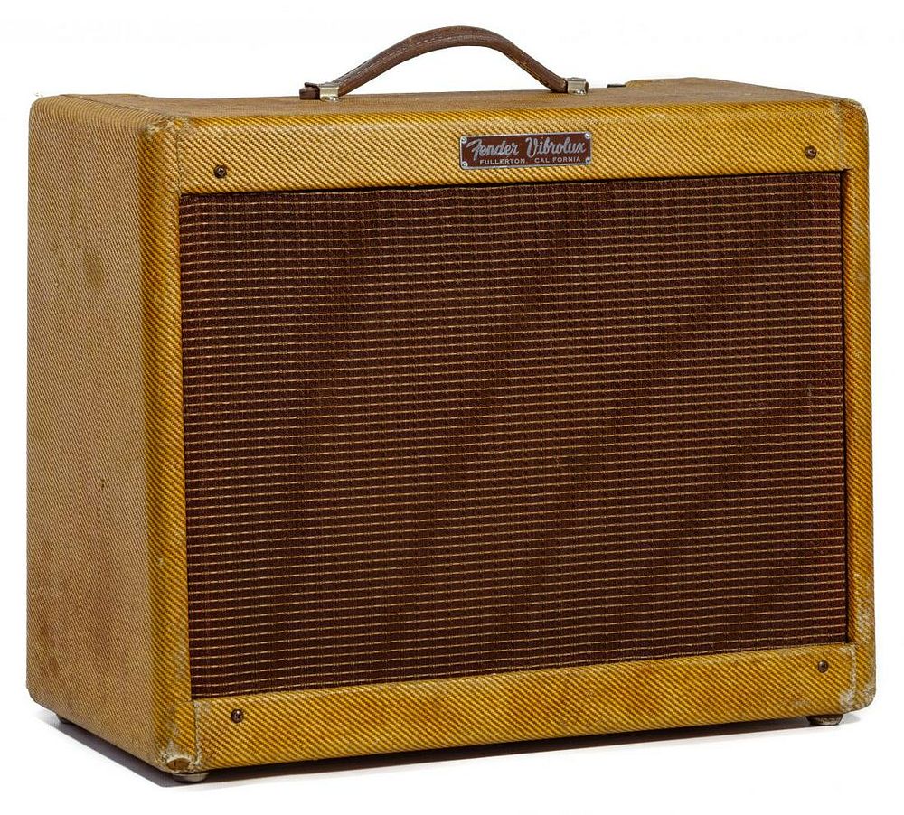 Lot 483: Fender 1958 Vibrolux Tweed Combination Amplifier