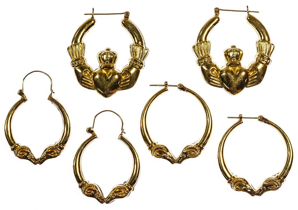 Lot 542: 14k Yellow Gold Pierced Earring Assortment