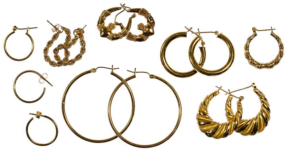 Lot 544: 14k Yellow Gold Pierced Earring Assortment