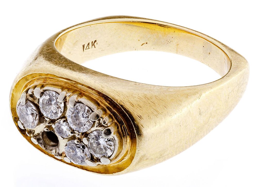Lot 548: 14k Yellow Gold and Diamond Ring