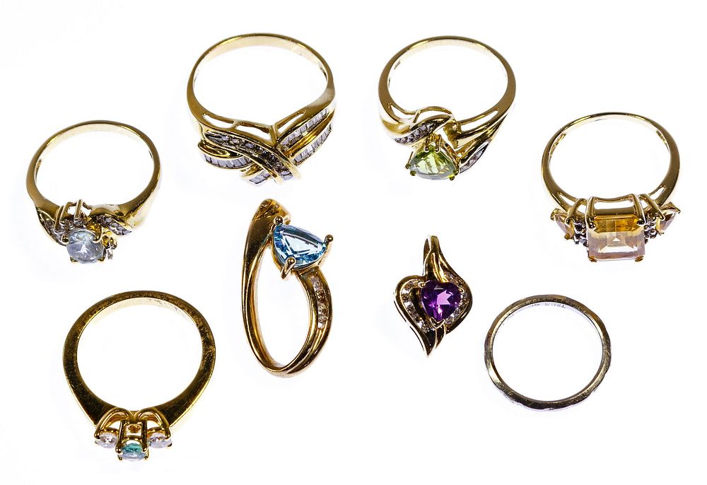 Lot 573: 18k Gold, 10k Gold and Gemstone Jewelry Assortment