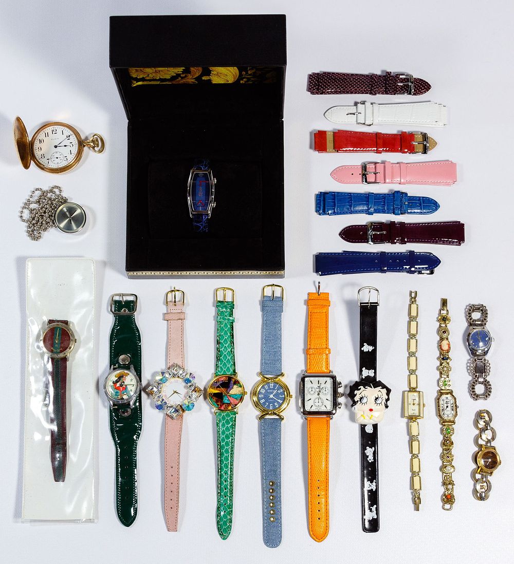 Lot 579: Gianni Versace Stainless Steel Wrist Watch