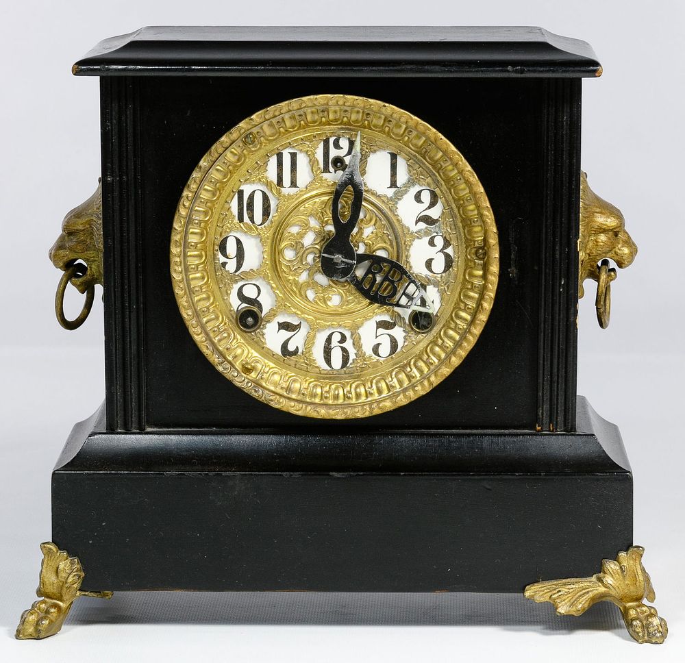 Lot 155: William Gilbert Mantel Clock