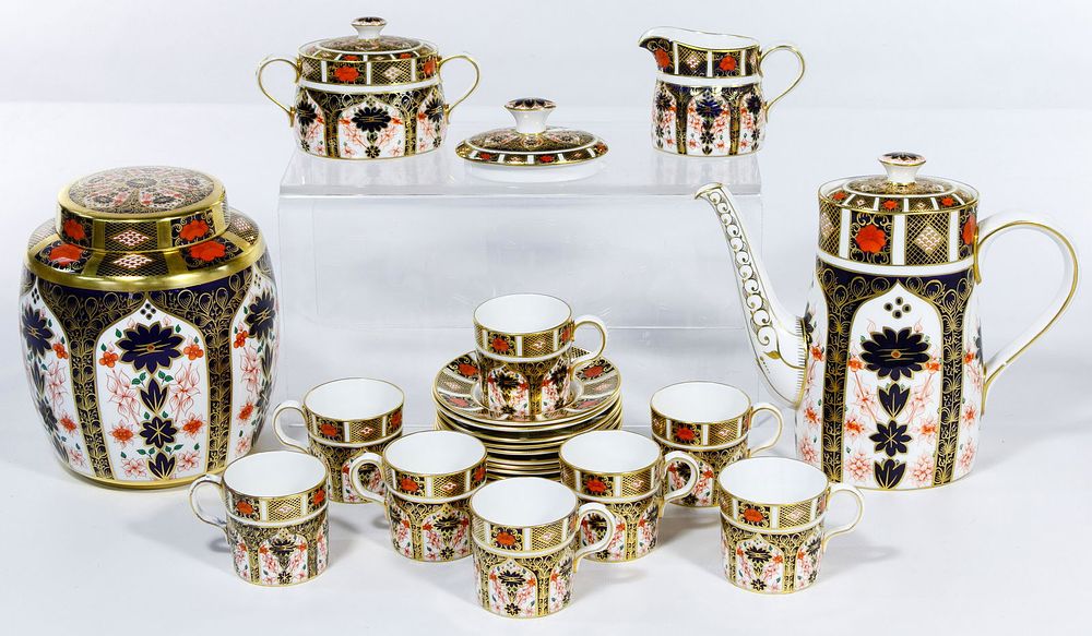 Lot 277: Royal Crown Derby