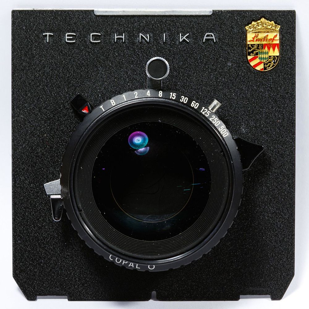 Lot 311: Nikon / Nikkor-W Lens on a Linhof Technika Backing