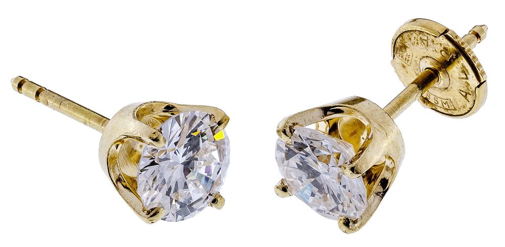 Lot 618: 14k Gold and Diamond Stud Earrings