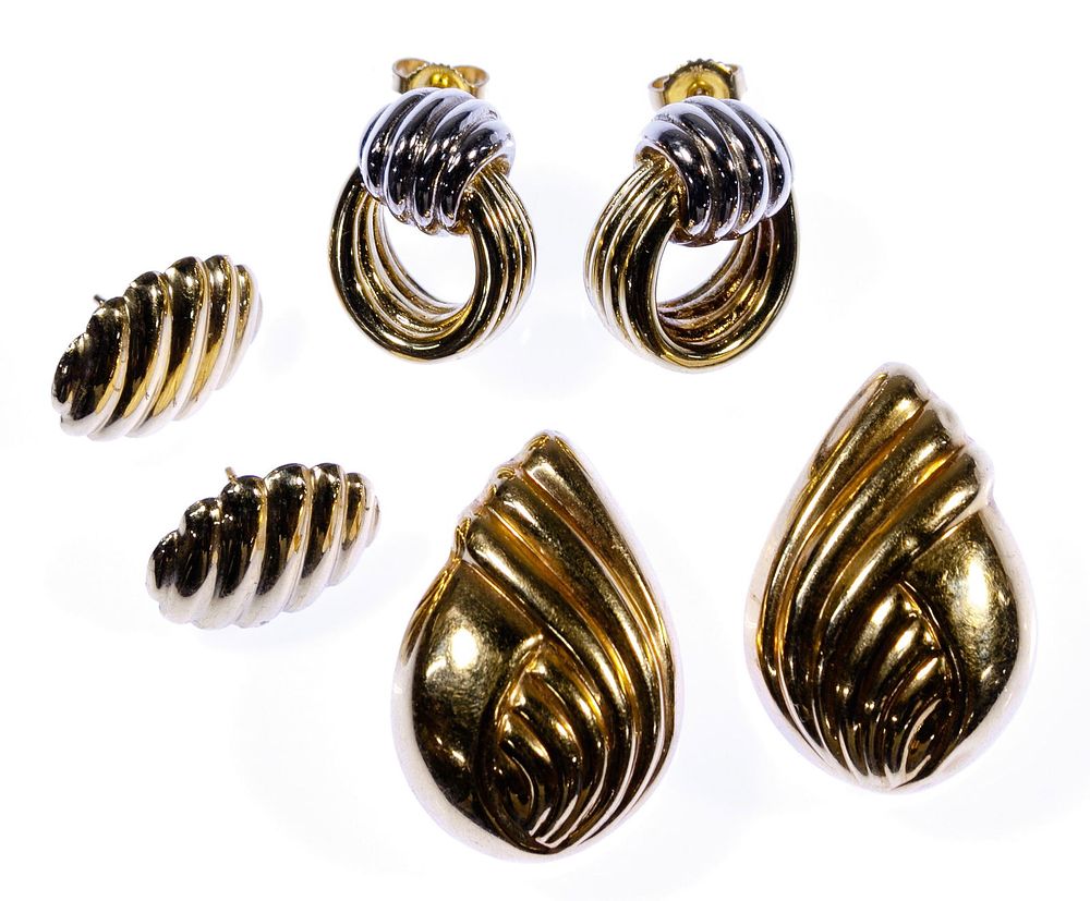 Lot 621: 14k Gold Pierced Earring Assortment