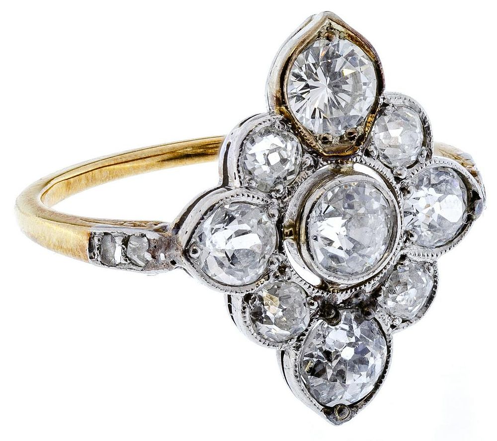 Lot 639: 18k Gold and Diamond Ring