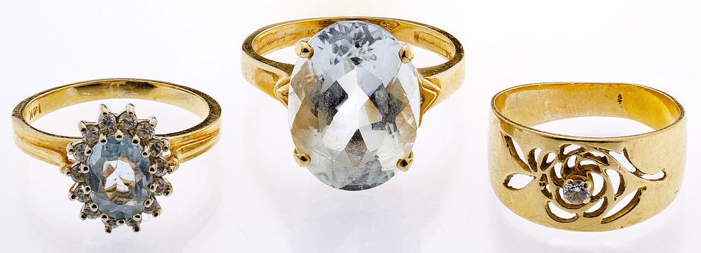 Lot 640: 14k Gold Ring Assortment