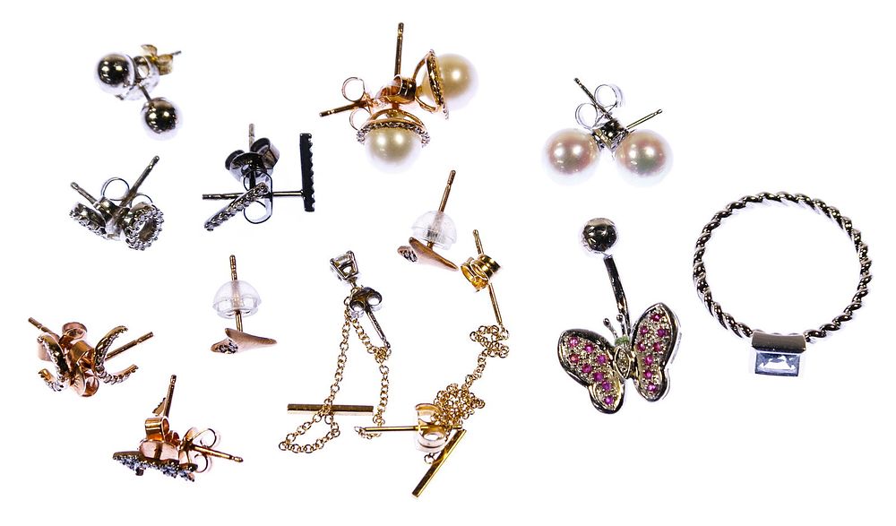 Lot 661: 14k White Gold and 14k Rose Gold Jewelry Assortment