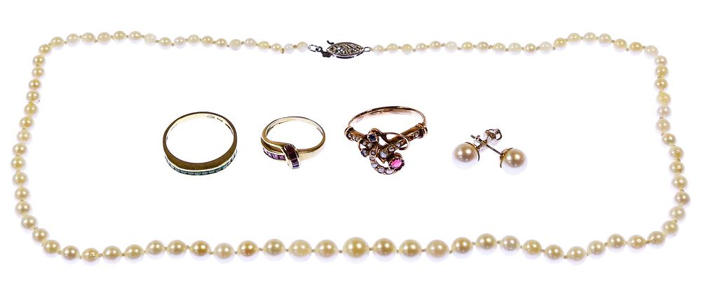 Lot 665: 18k Gold and 14k Gold Jewelry Assortment