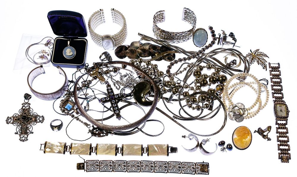 Lot 706: Sterling Silver Jewelry Assortment