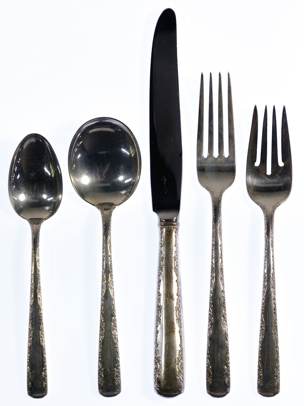 Lot 724: Gorham 'Camellia' Sterling Silver Flatware Service