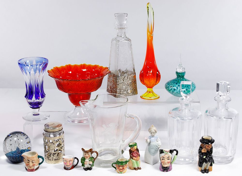 Lot 342: Porcelain, Crystal and Glass Assortment