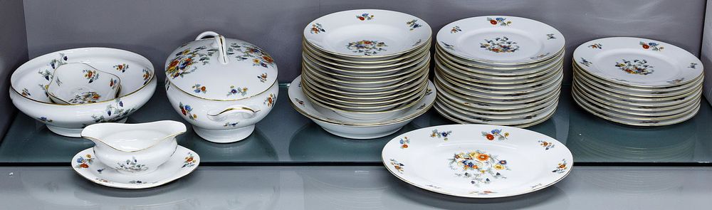 Lot 345: Limoges China Service